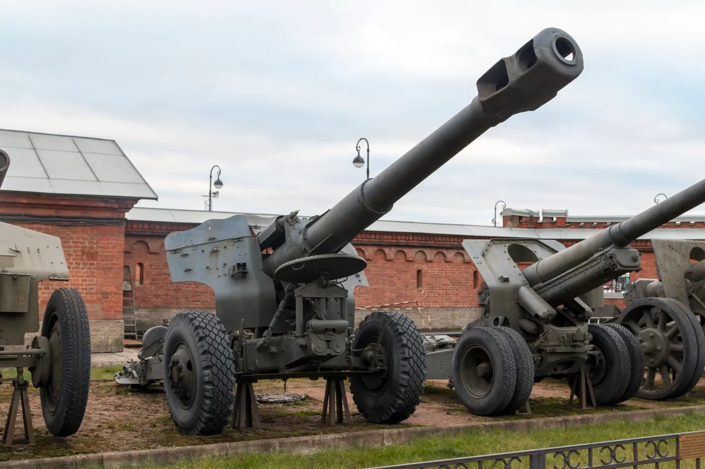 152 mm D-4 Topu