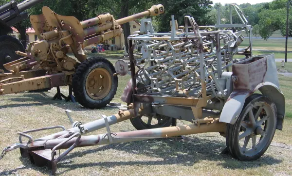 30 cm Raketenwerfer 56 roket fırlatıcı