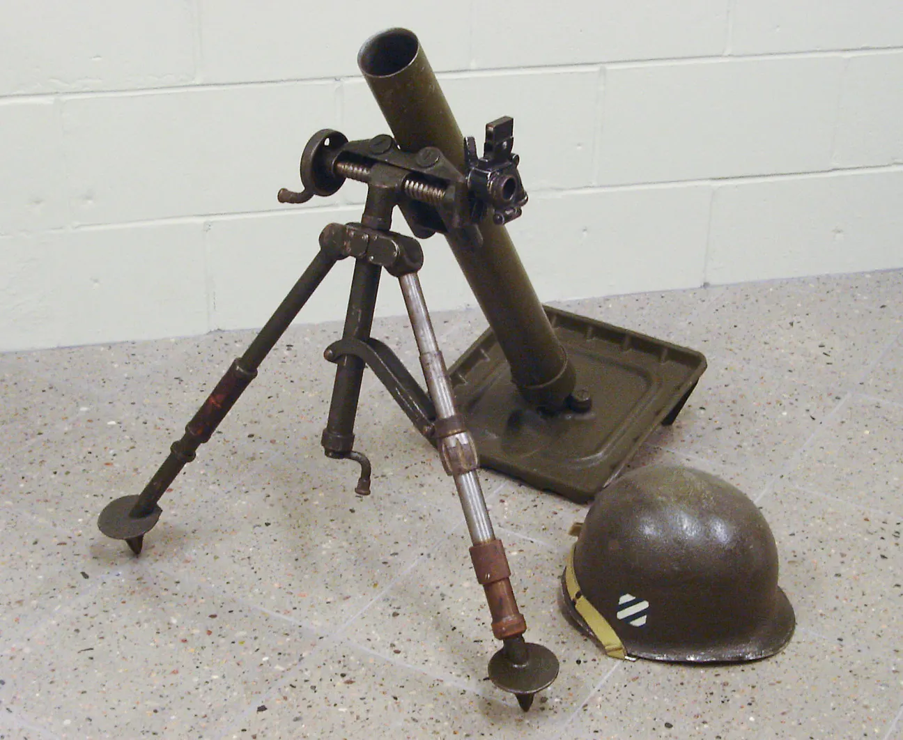 60 mm mortar M2