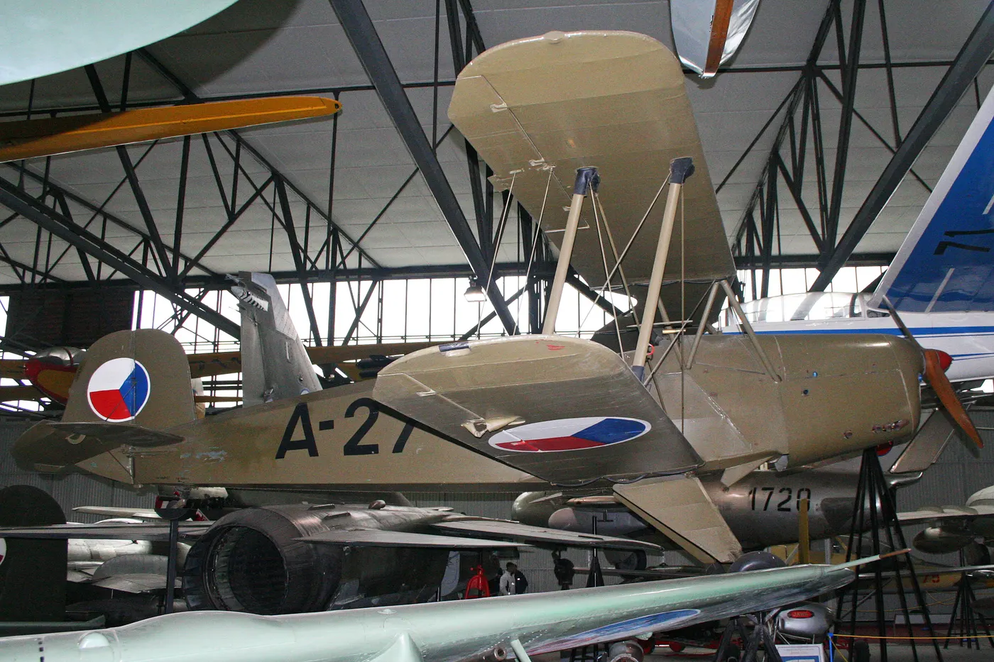 Aero A.104