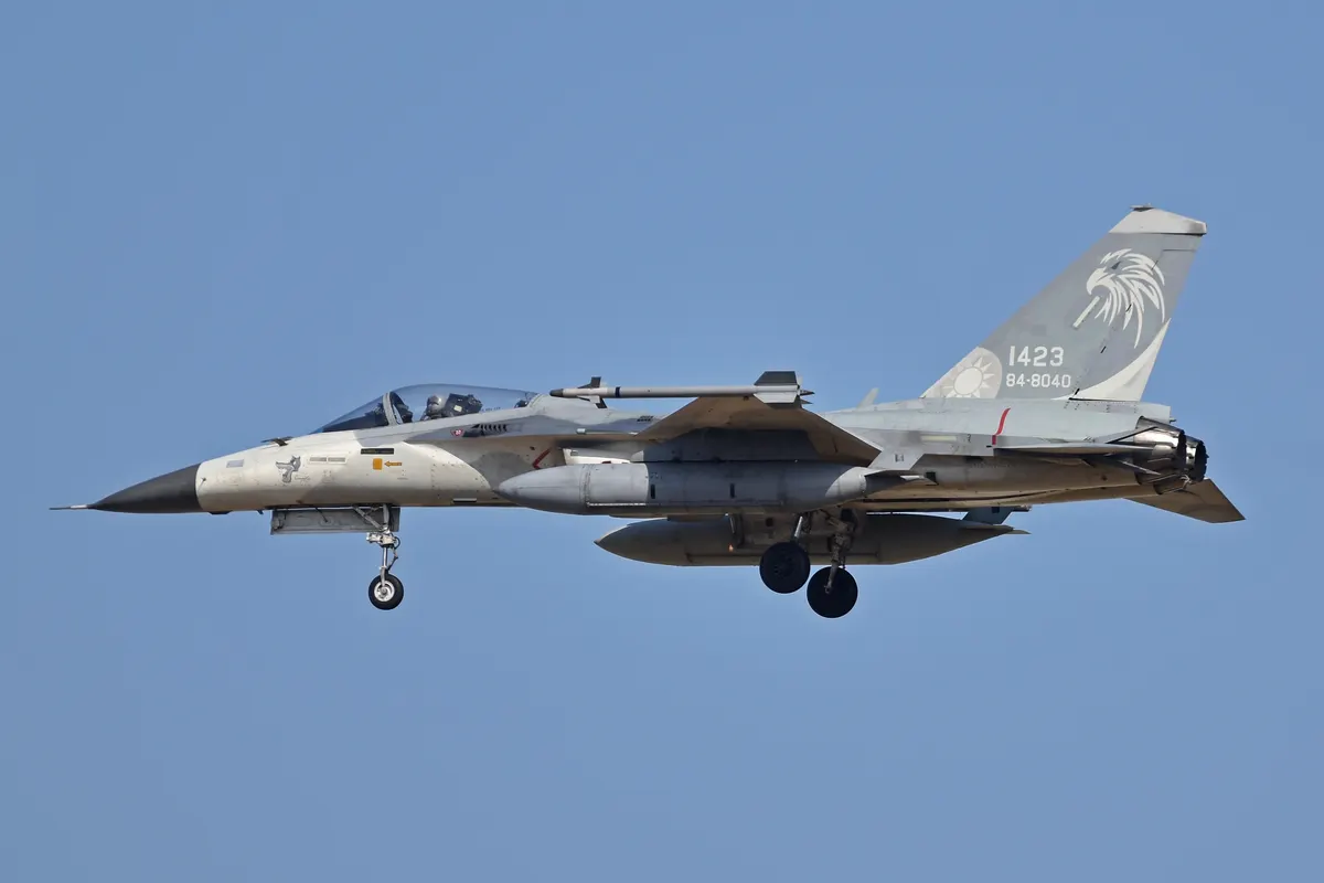 Tayvan'ın yerli avcı uçağı AIDC F-CK-1 Ching-kuo