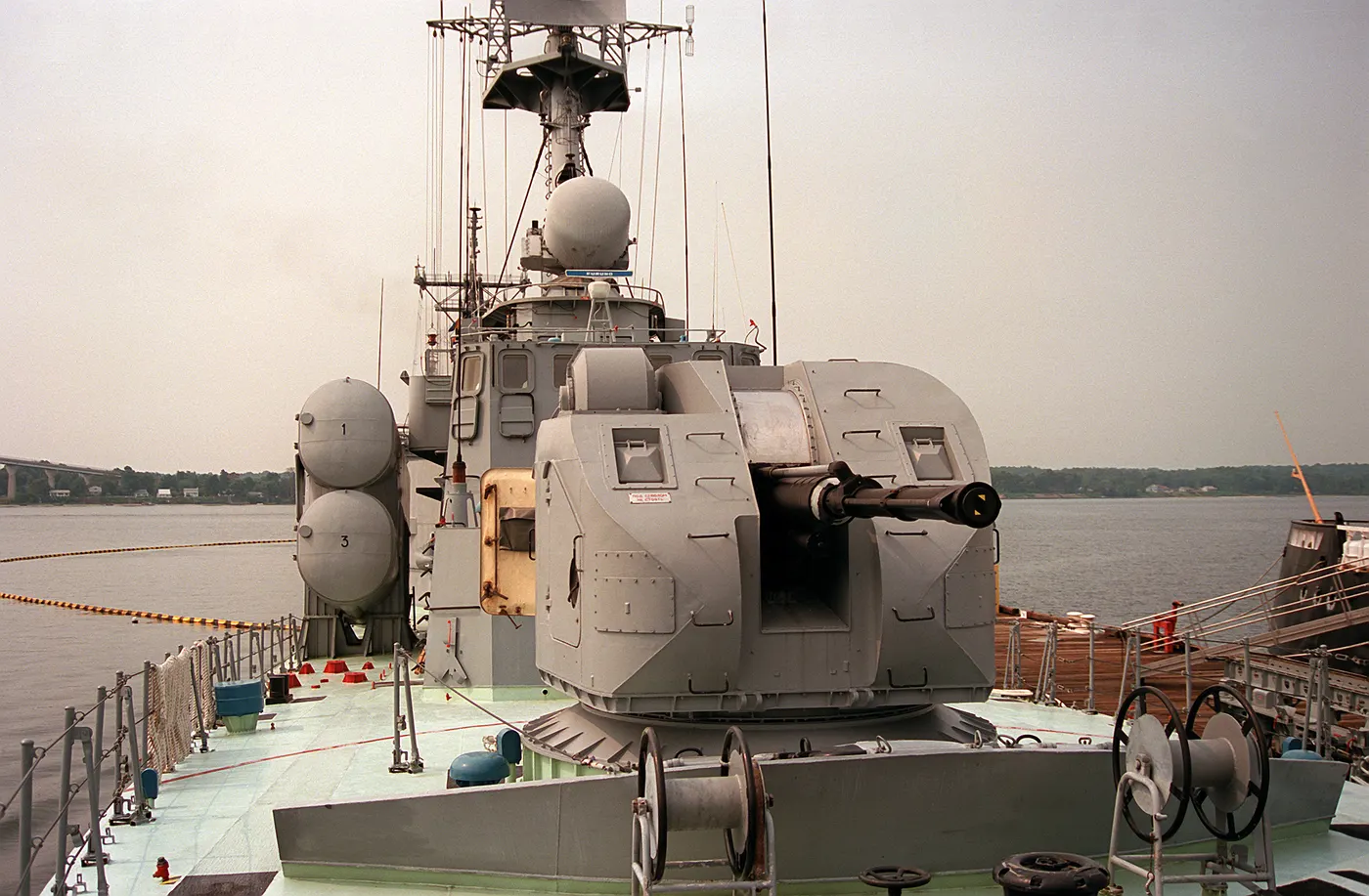 AK-176 topçusu