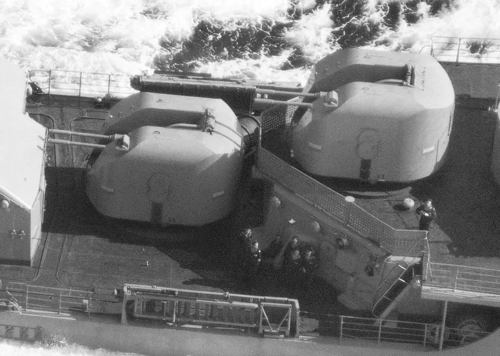AK-276 topçusu
