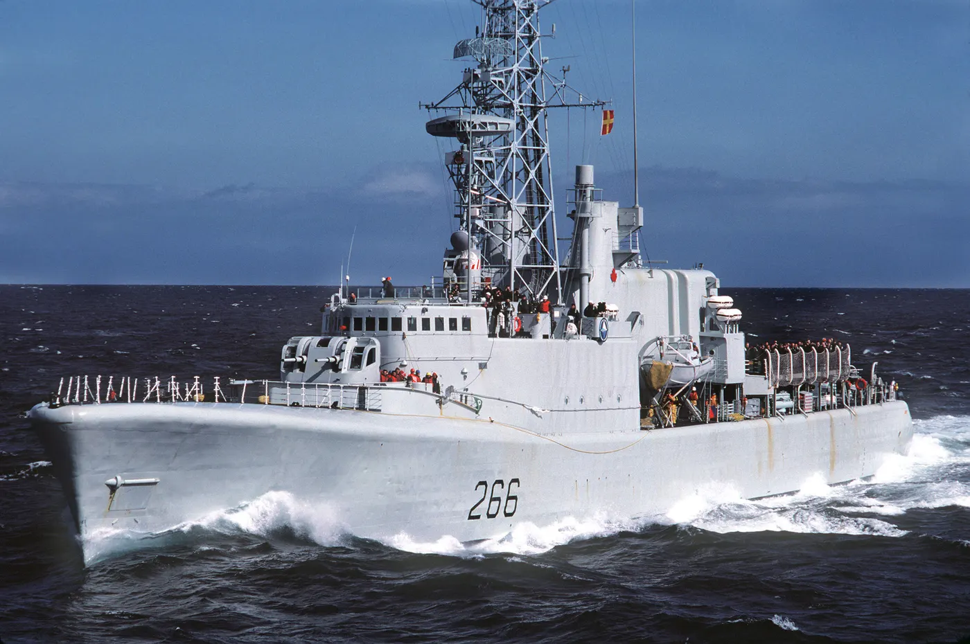 Annapolis sınıfı muhasım gemi