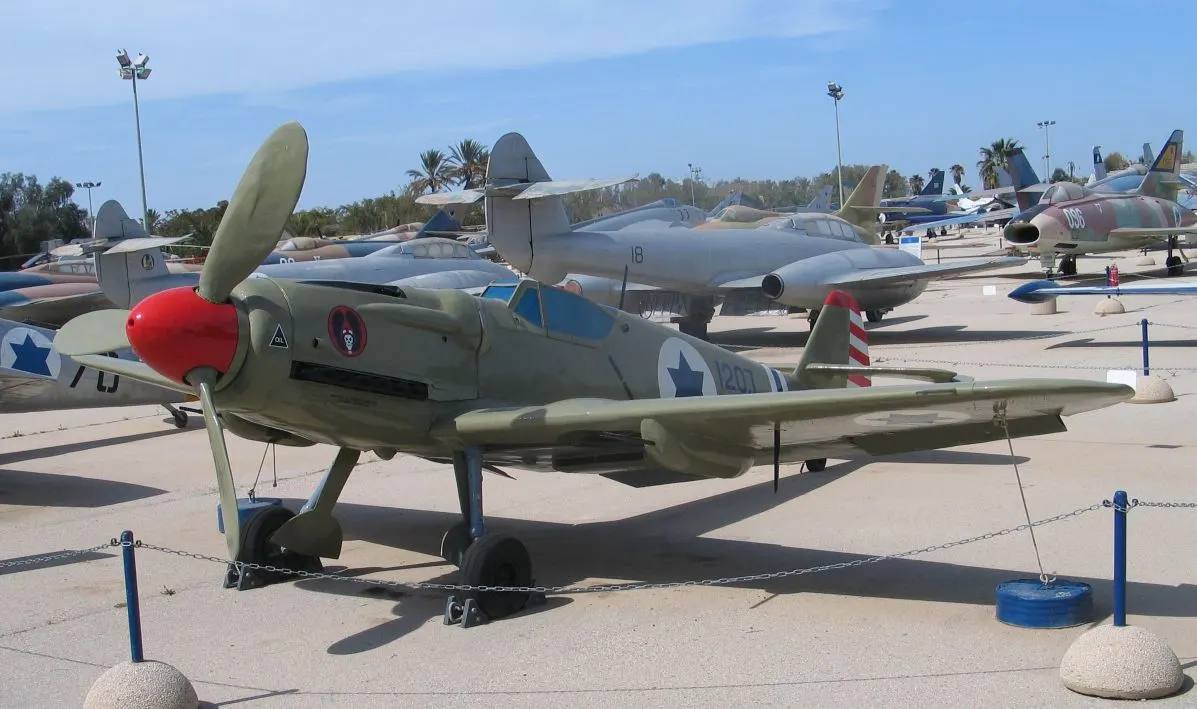 S-199 avcı uçağı