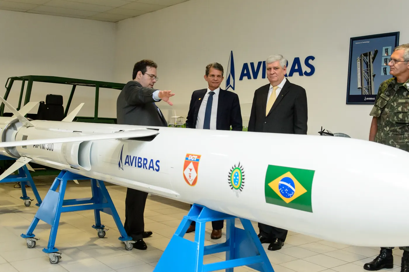 AVMT-300