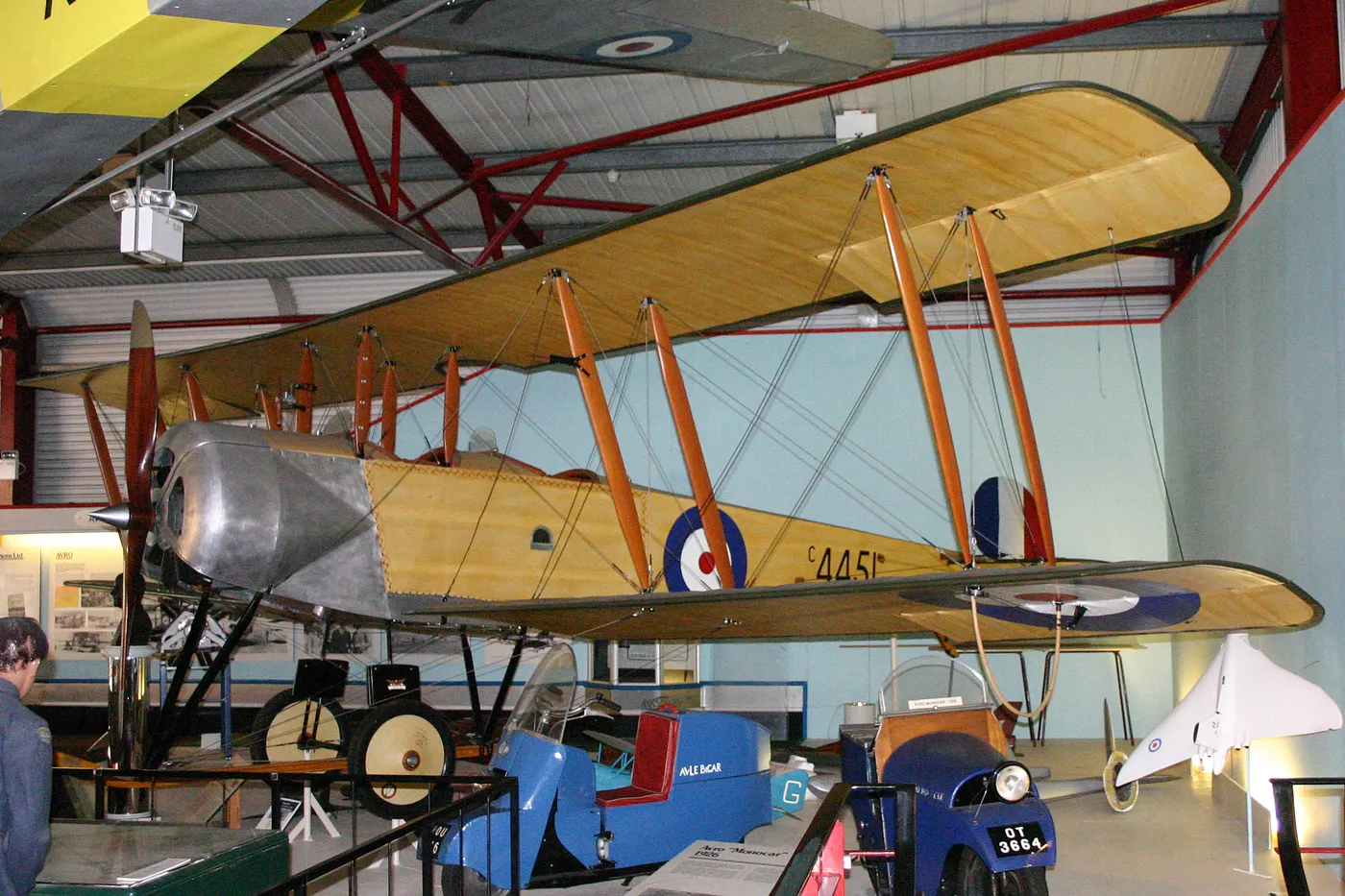 Avro 504J eğitim uçağı