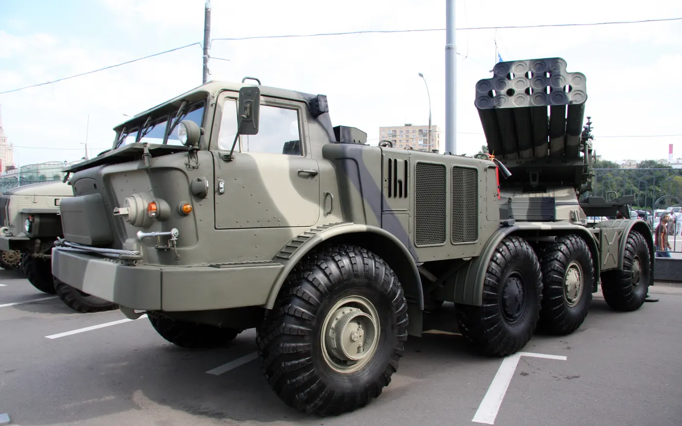 BM-27 Uragan çoklu roket sistemi