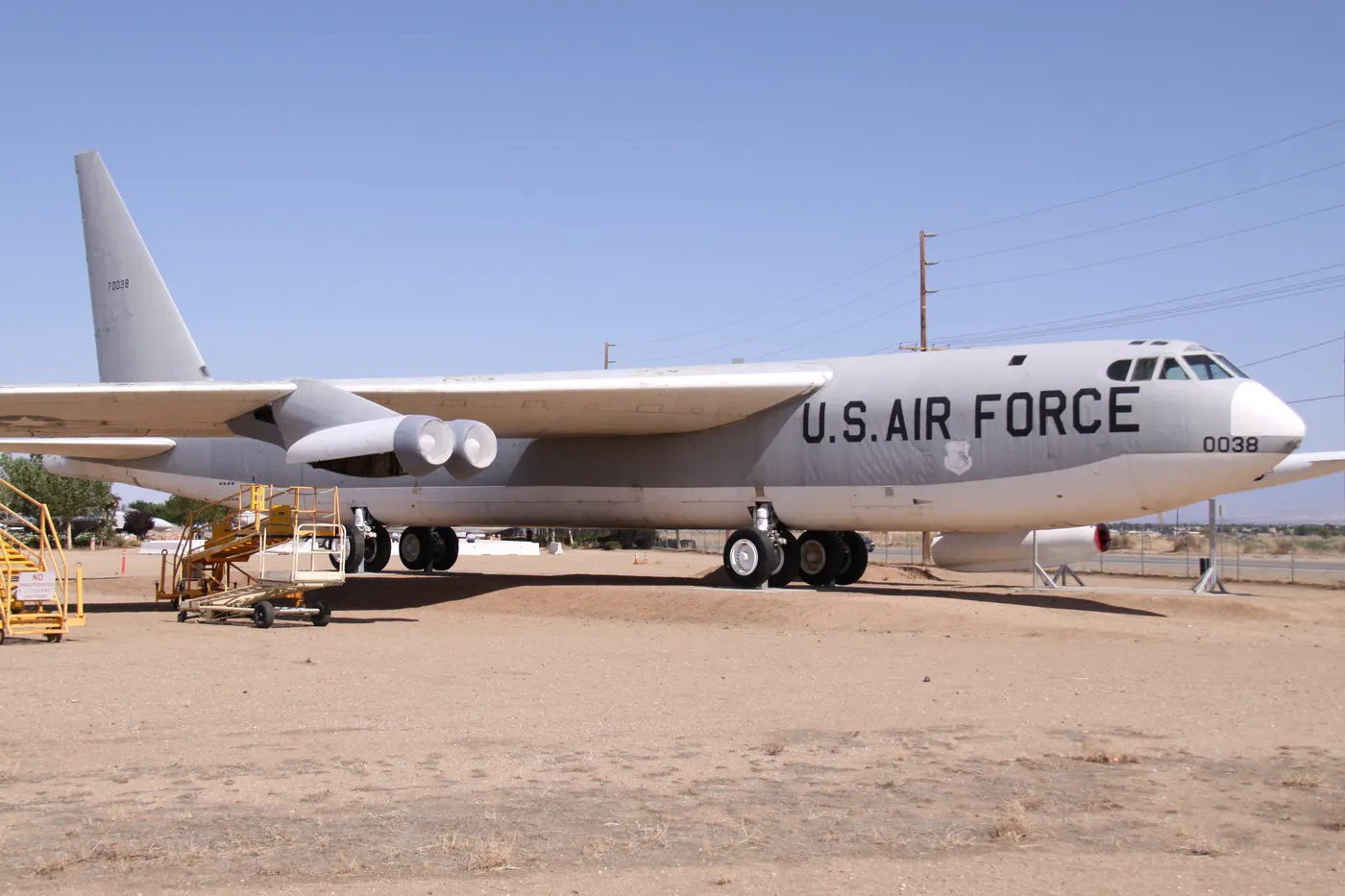 Boeing B-52F Stratofortress