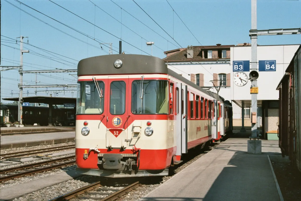 BT/AT 52