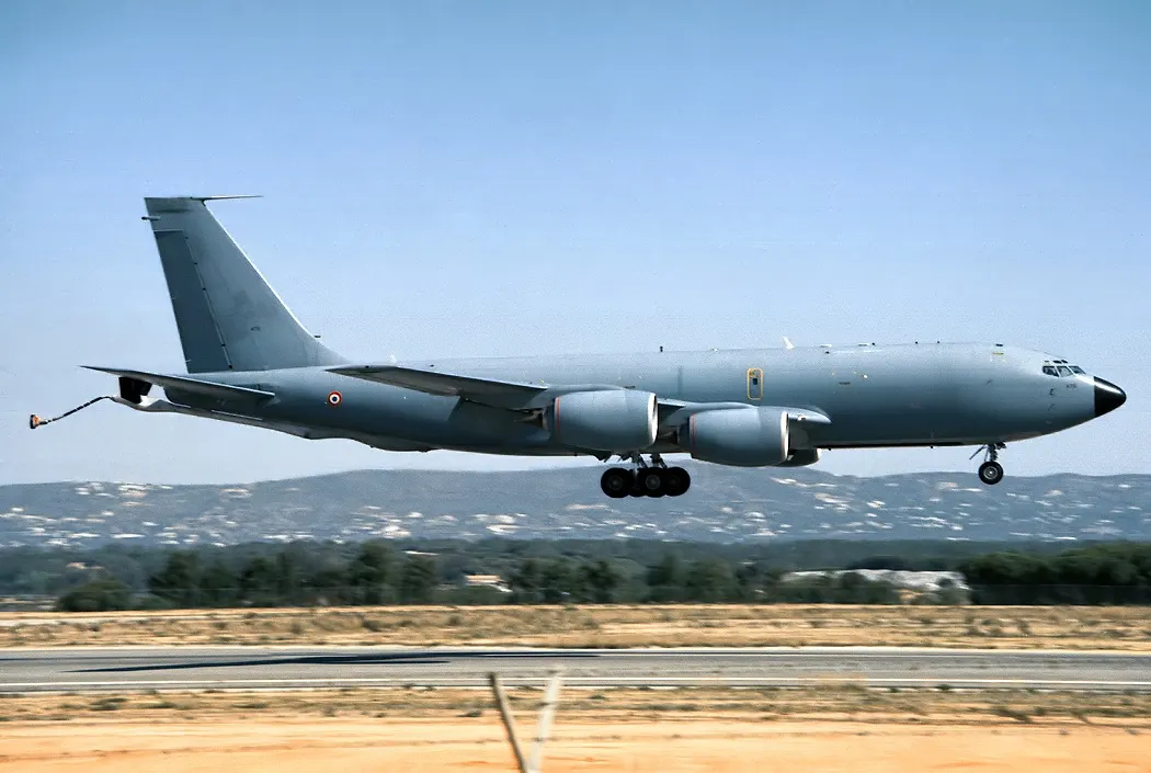 C-135F Stratotanker