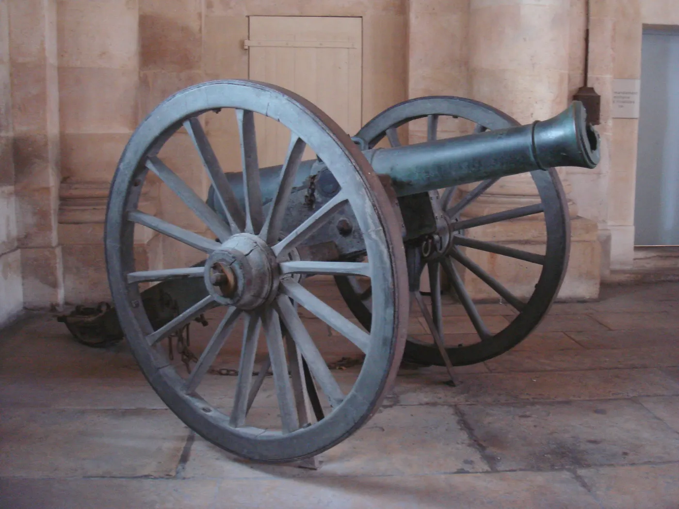 Canon obusier de 12