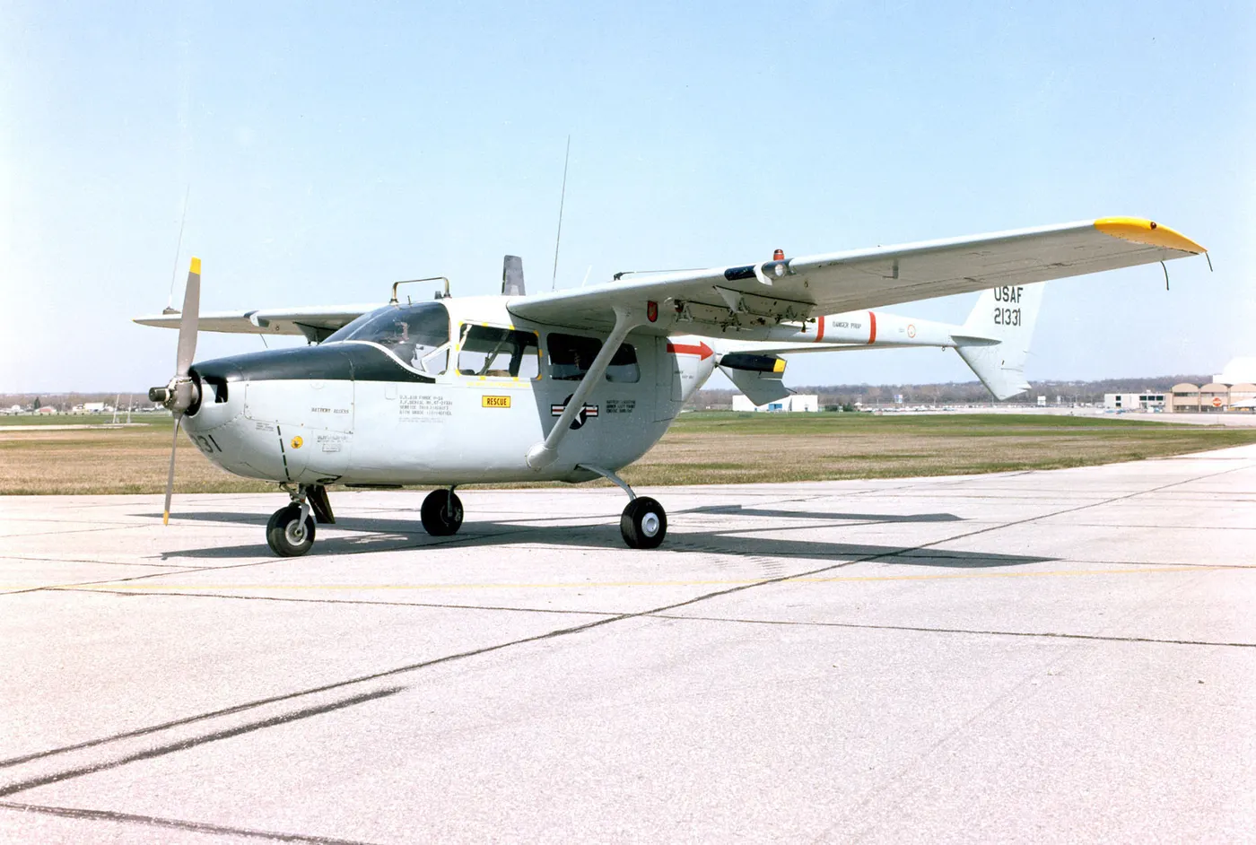 O-2A Skymaster keşif çift motor