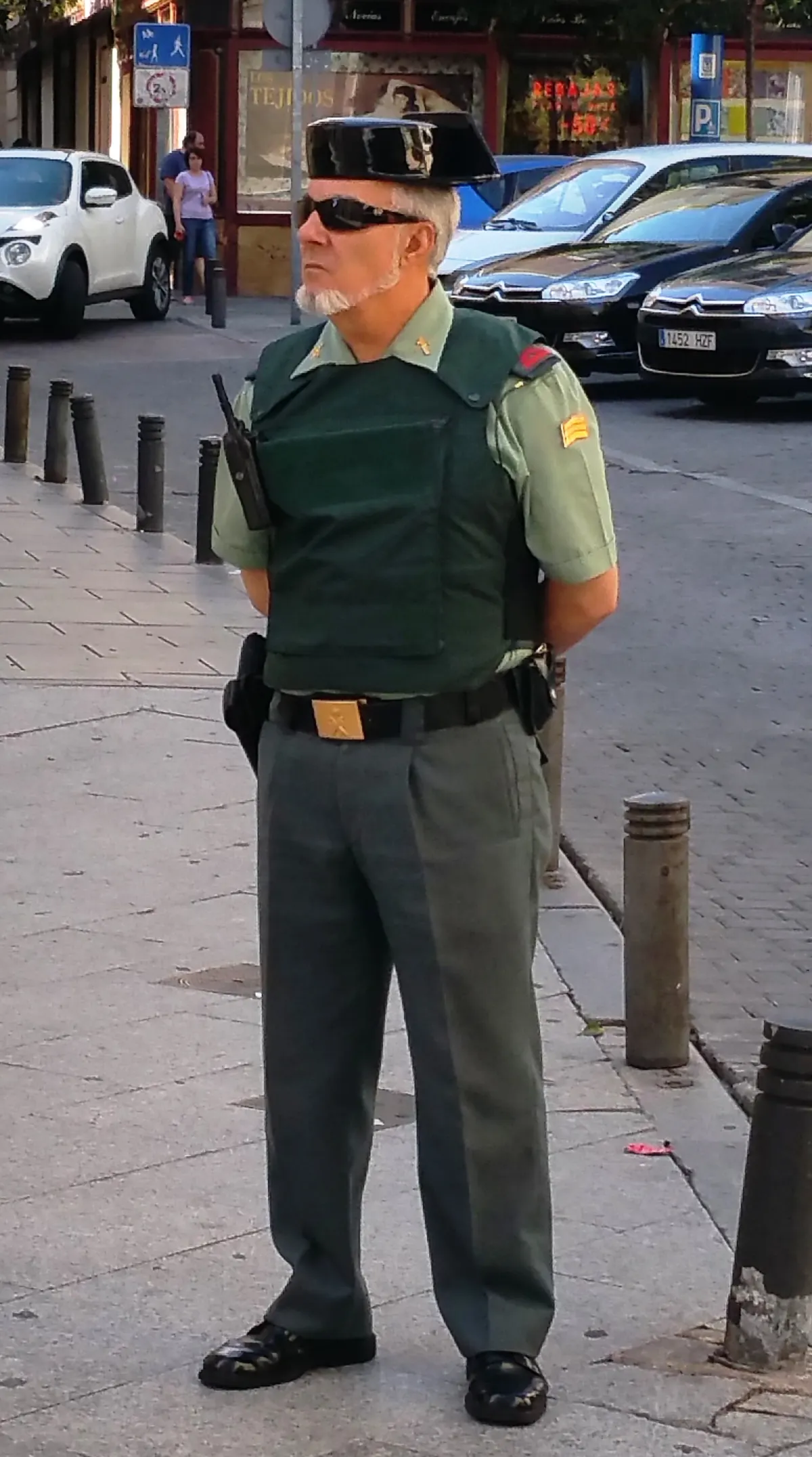 Devriye görevindeki İspanyol Guardia Civil memurları