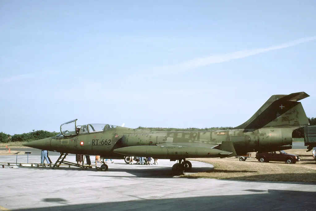 CF-104D