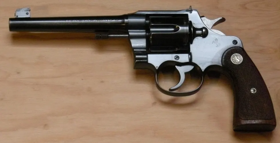 Colt New Service revolveri