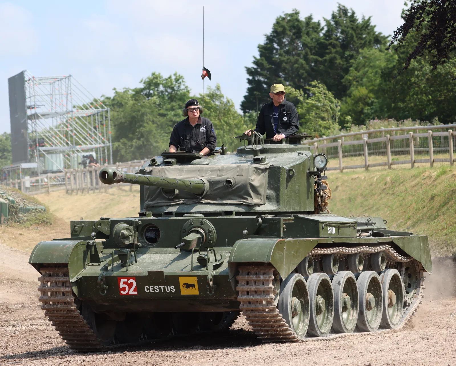 Comet tank