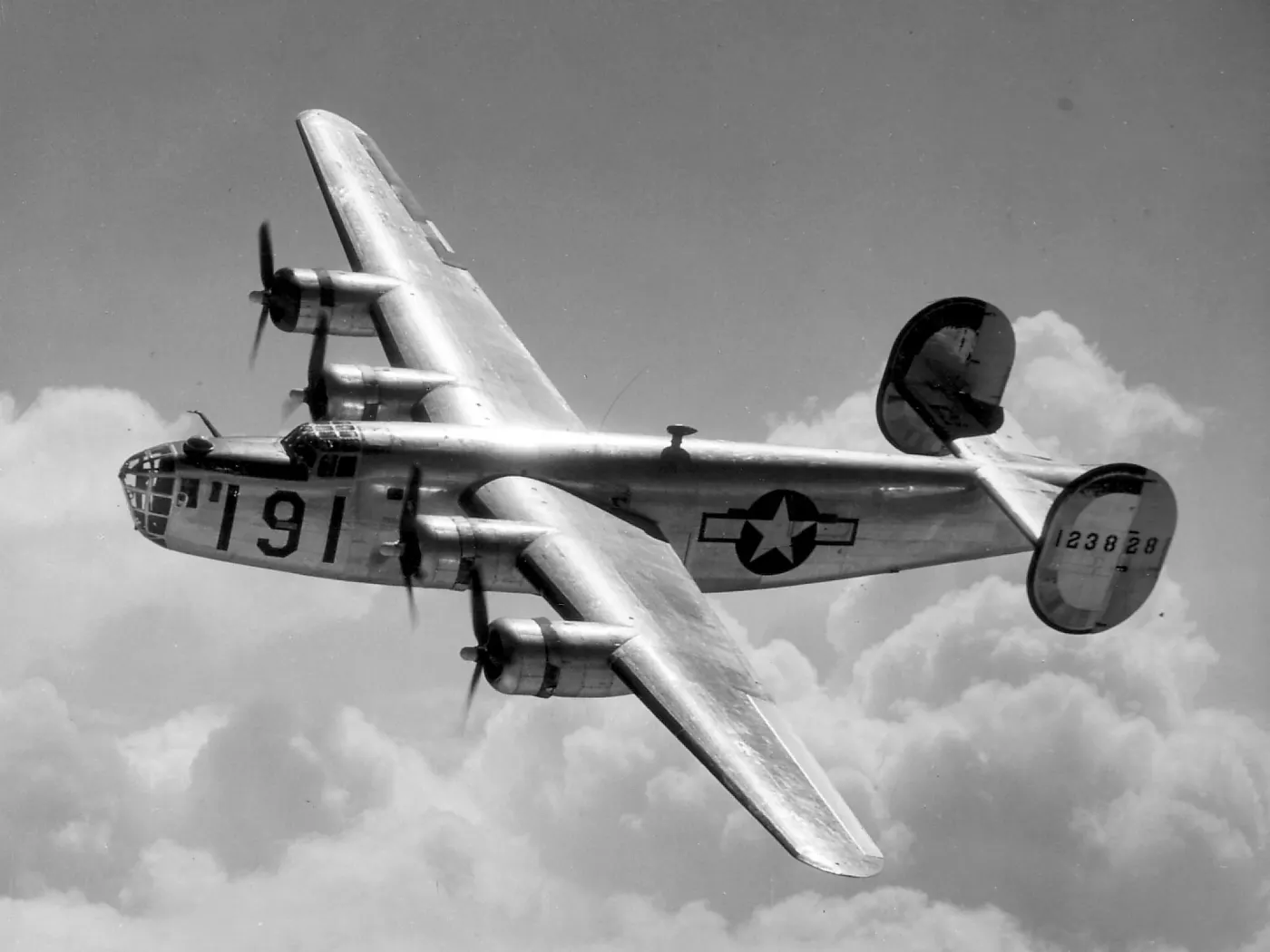 B-24 Liberator ağır bombardıman uçağı