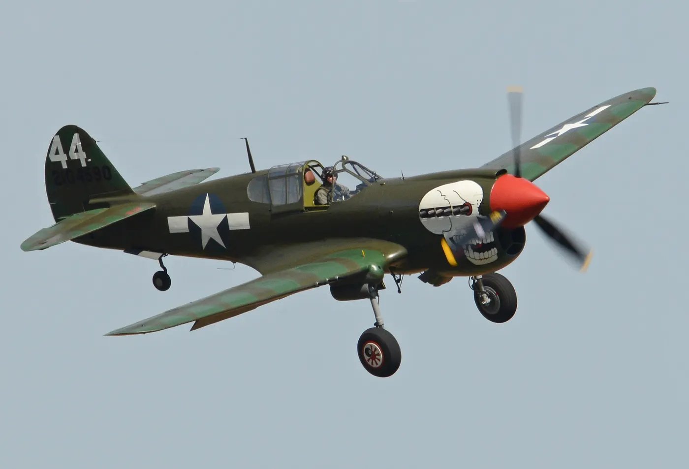 Curtiss P-40 Warhawk avcı uçak
