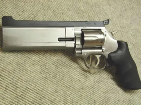 Dan Wesson .44 Magnum revolver