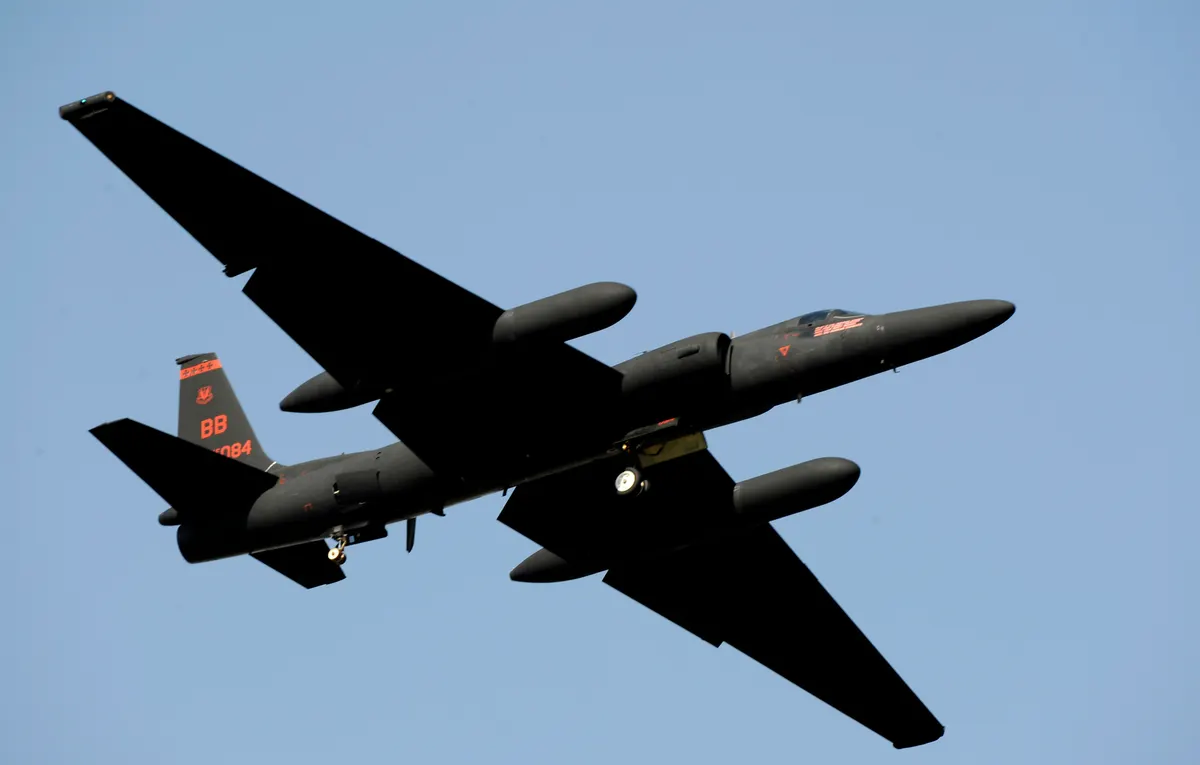 Uçuş halindeki Lockheed U-2 casus uçağı