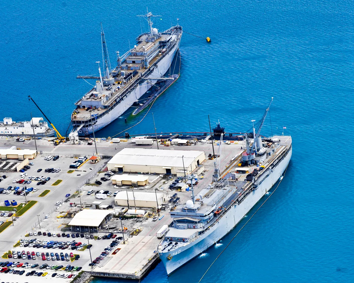 Emory S. Land sınıfı denizaltı destek gemisi