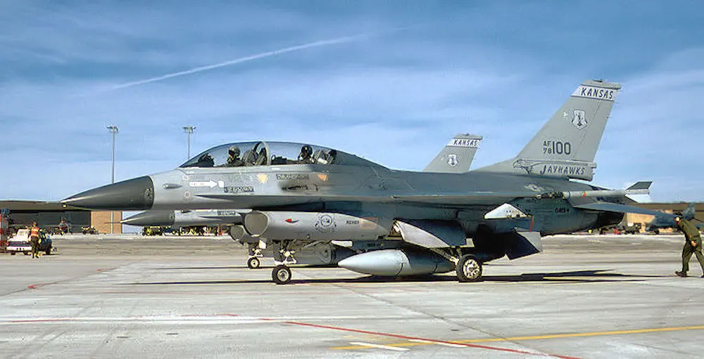 F-16B Block 5 Fighting Falcon