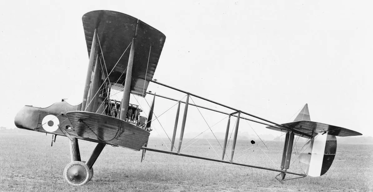 F.E.2 bombardıman uçağı