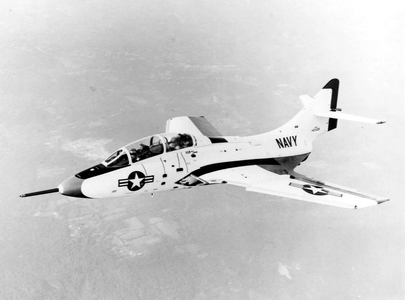 F9F-8T Cougar jet eğitim uçağı