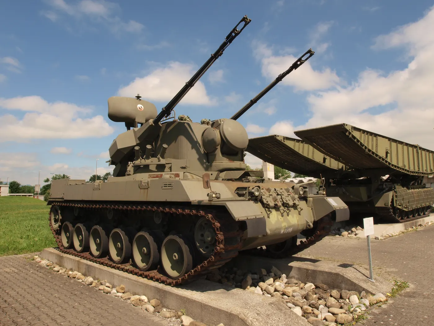 Fliegerabwehrpanzer 68 hava savunma sistemi