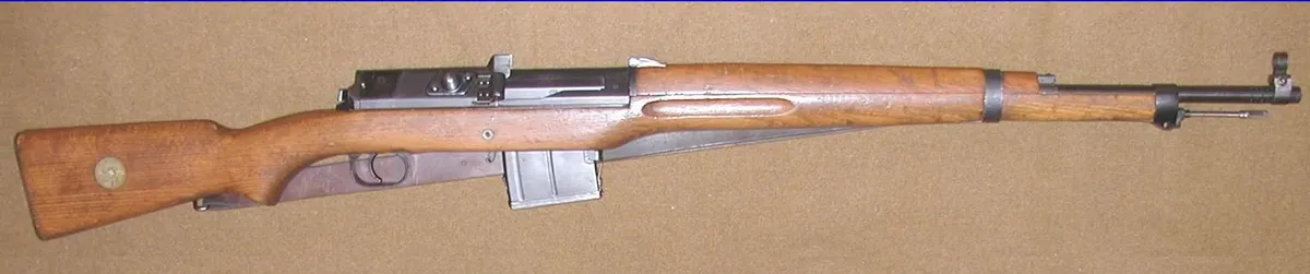 Sergilenen İsveç yapımı Ljungman Ag m/42 yarı otomatik tüfek