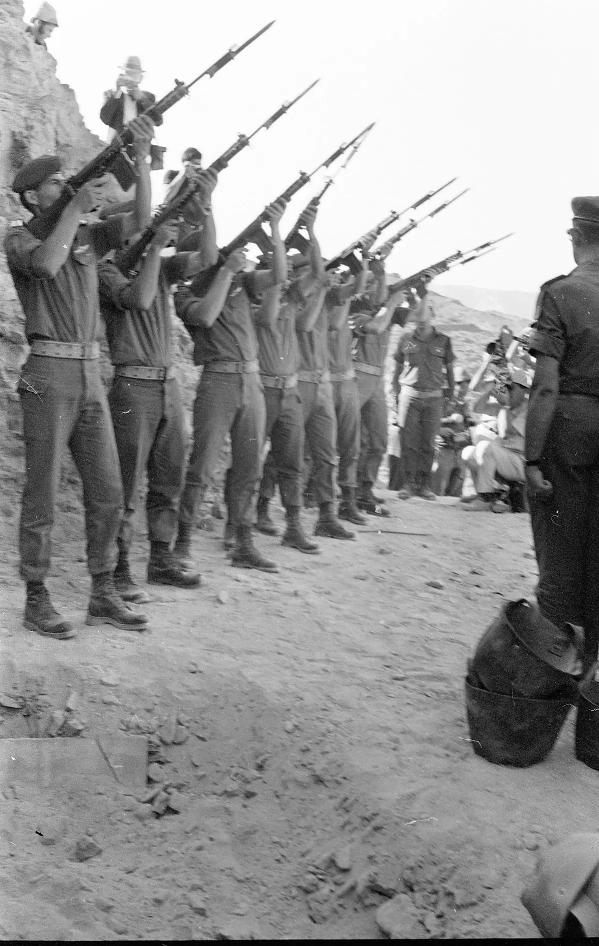 Sergilenen FN FAL Romat tüfeği