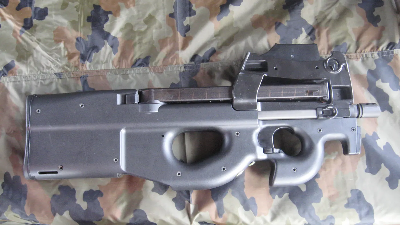FN P90 IR karbini