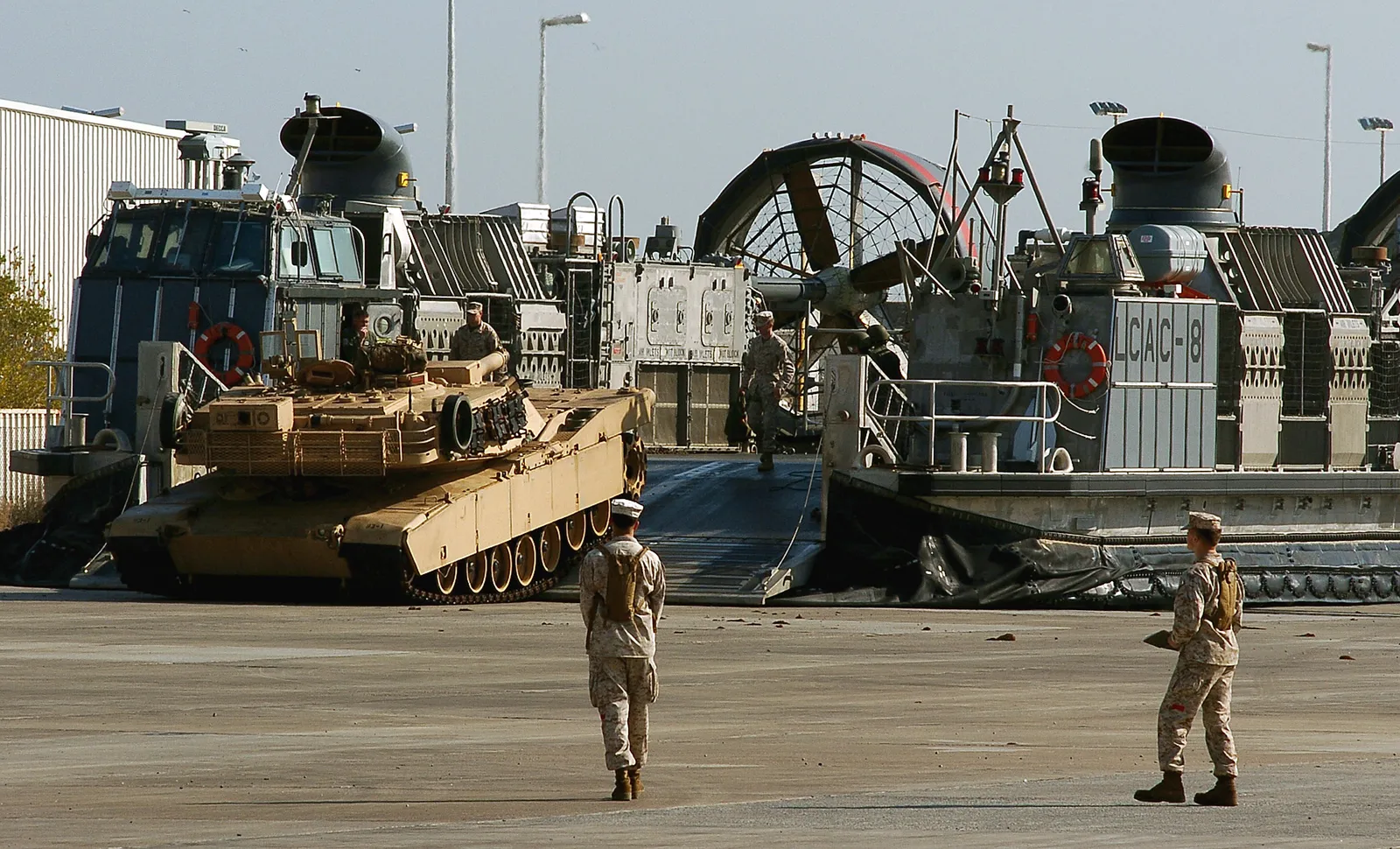 Hovercraft tank