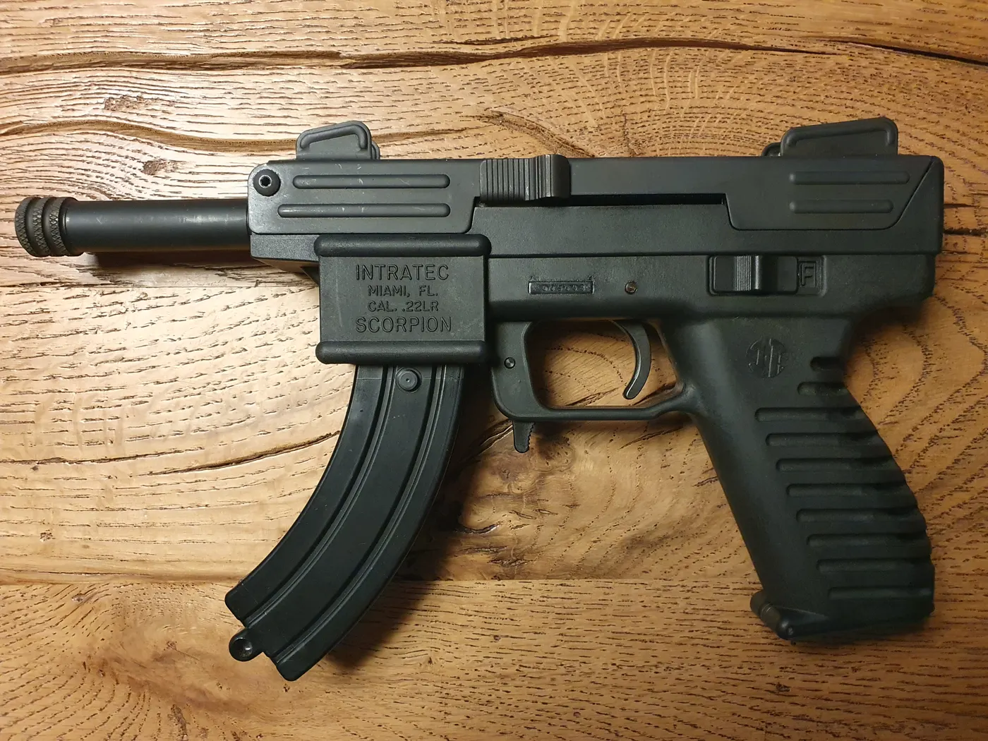 Intratec TEC-22 tabancası