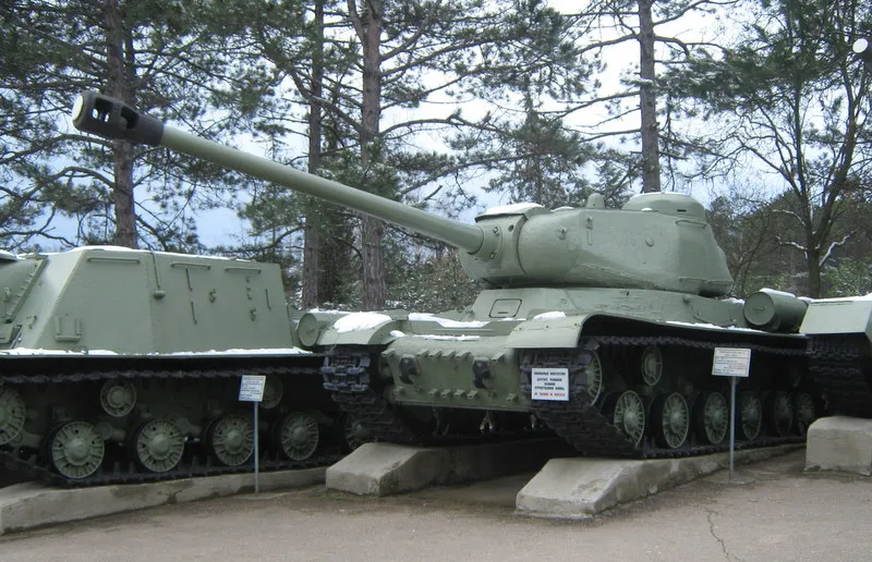 IS-2
