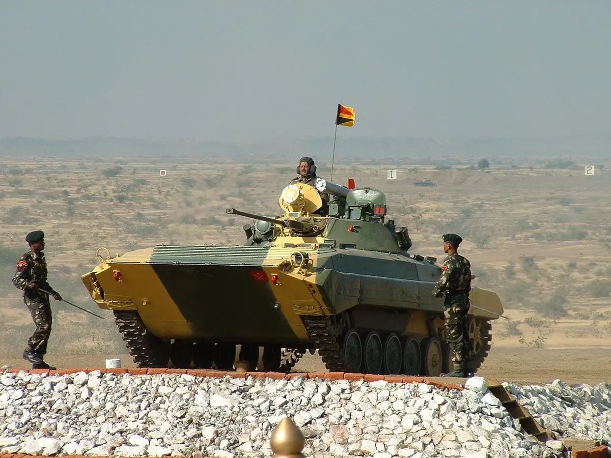 Hindistan Ordusu'na ait BMP-2 piyade savaş aracı