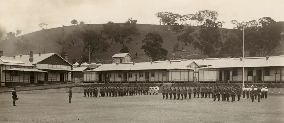 Royal Military College, Duntroon'da geçit töreninde subay adayları