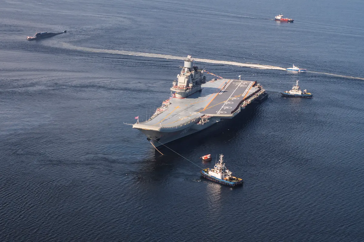 Admiral Kuznetsov sınıfı uçak gemisi