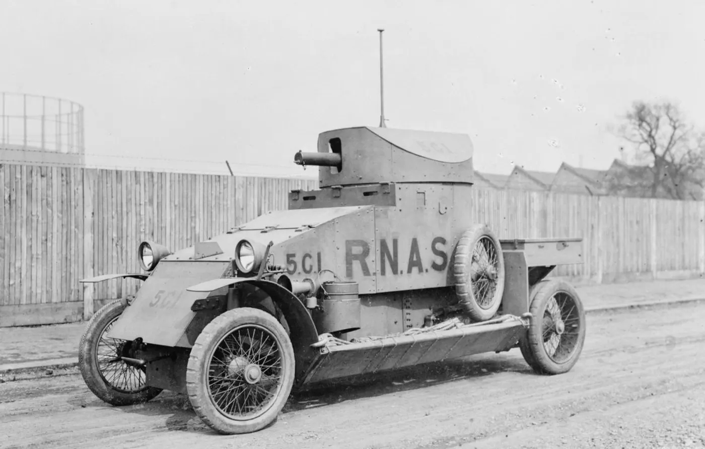 Lanchester 4x2 Zırhlı Araba