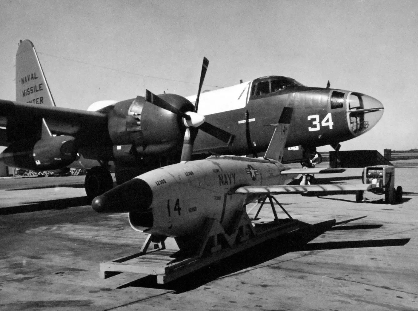 Lockheed DP-2E Neptune