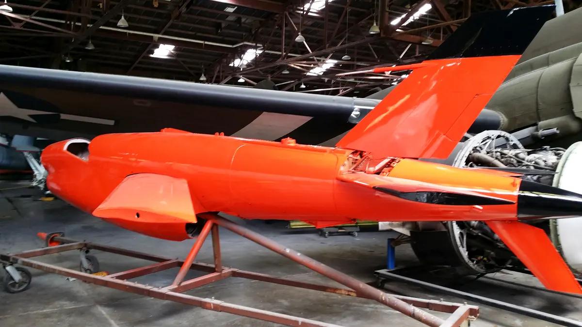 Küçük ölçekli bir BQM-34 Firebee hedef dronu