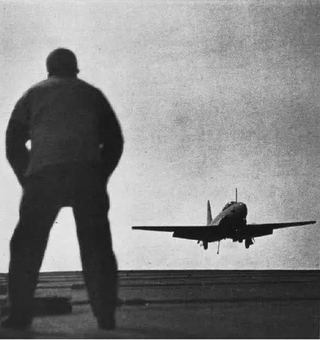 ABD Donanması işaretleriyle bir Lockheed P-80 Shooting Star avcı uçağı