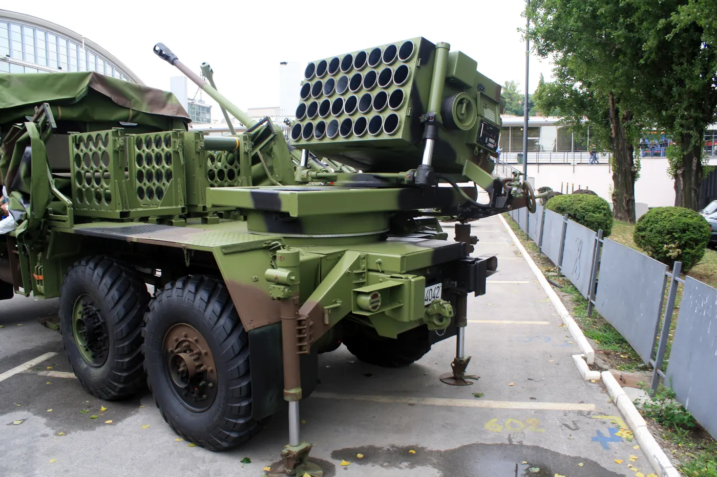 M-63 Plamen çoklu roket sistemi