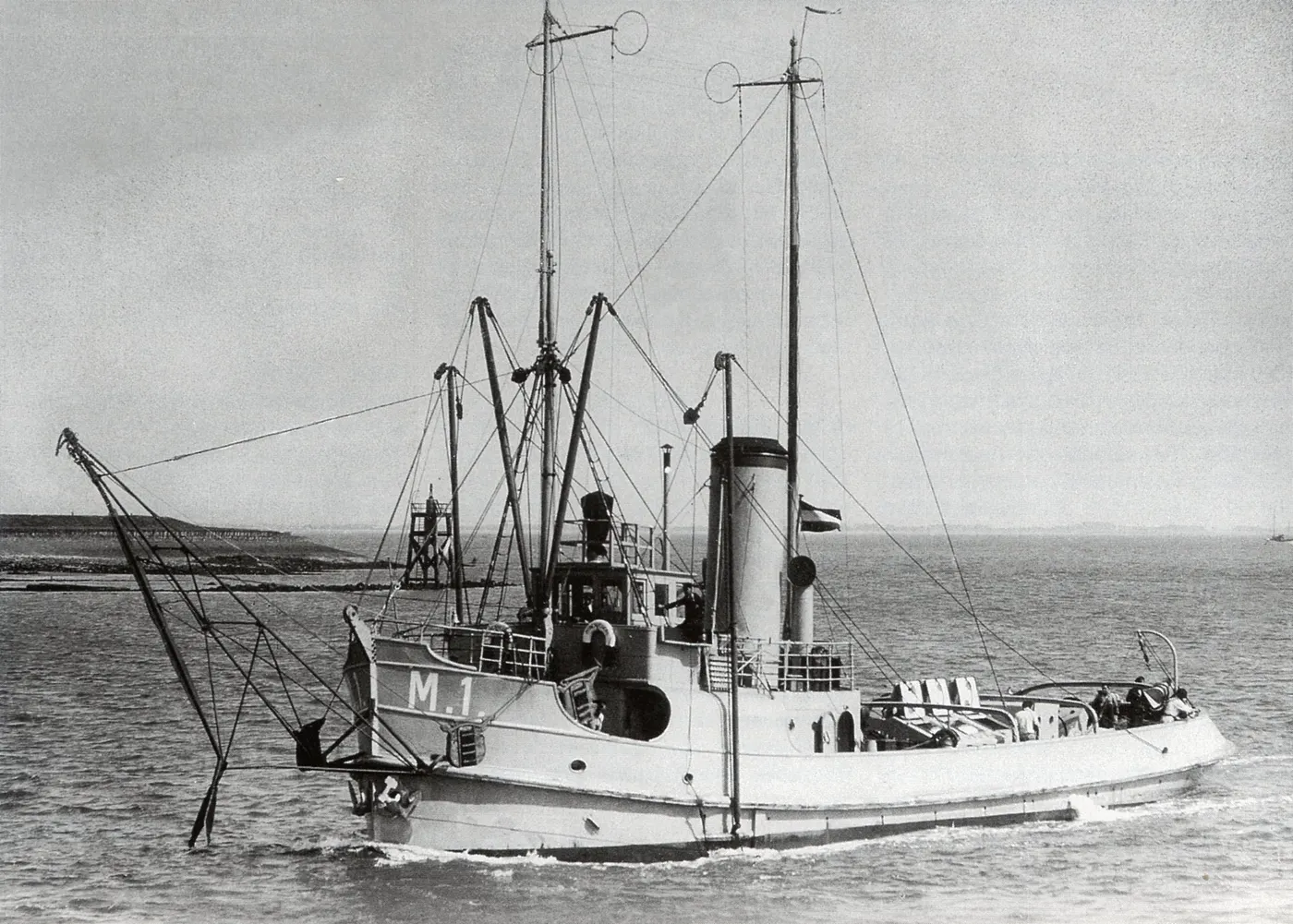 M-class minesweeper