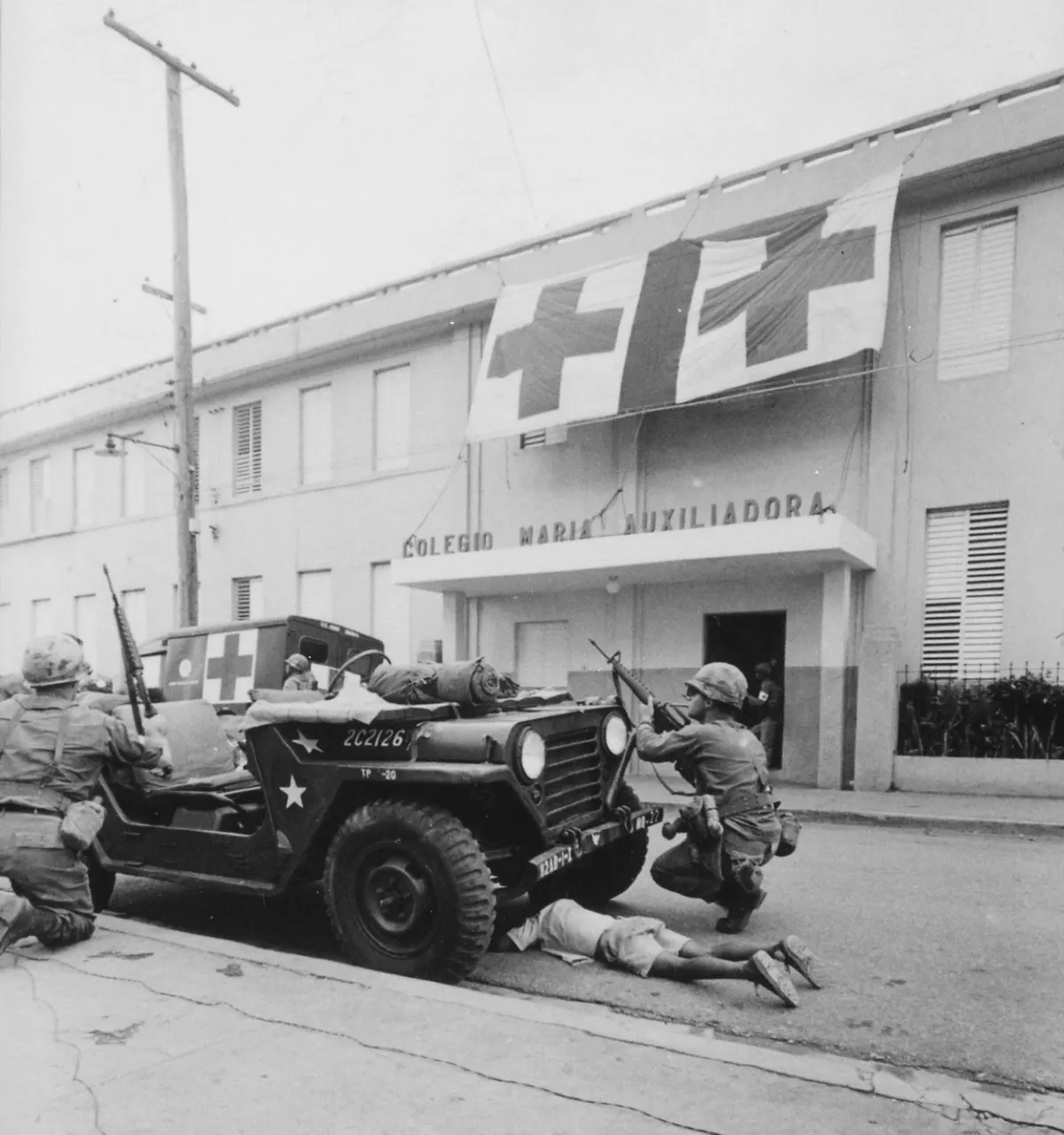 American soldiers in the streets of Santo Domingo, 1965