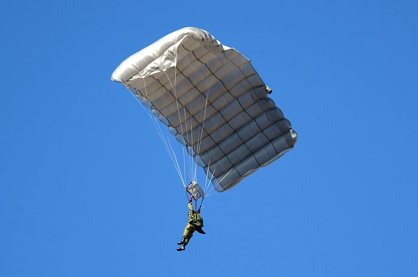 MC-4 paraşütü