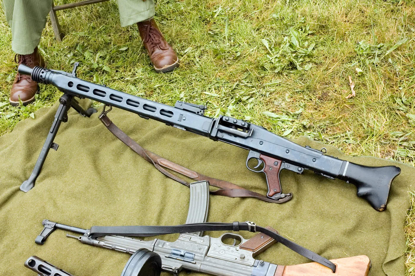 MG 42