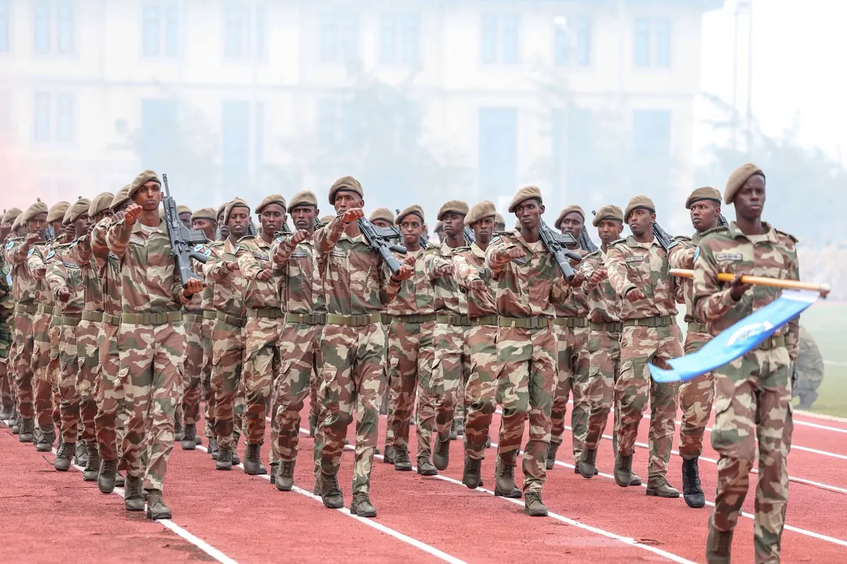 Somali commando soldiers training with rifles