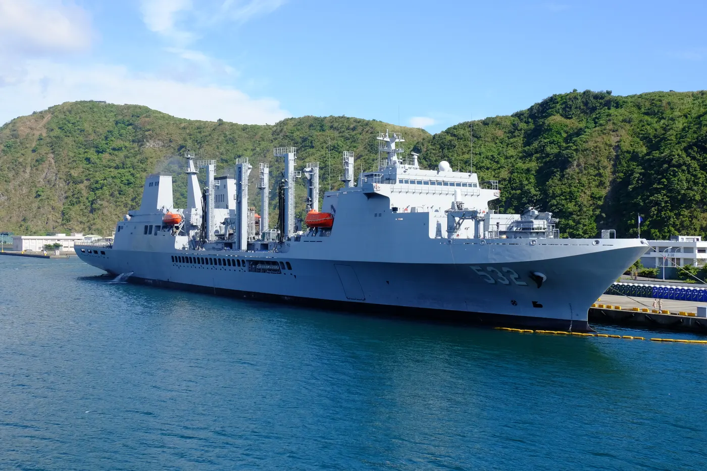 Panshih-class fast combat support ship